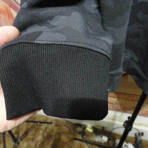 Athletic Camo Style Hoodie 2XL~EUC~light weight Black Camo design. - Picture 5 of 5